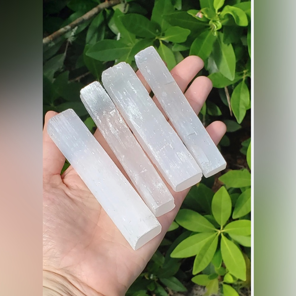 White Selenite tower set